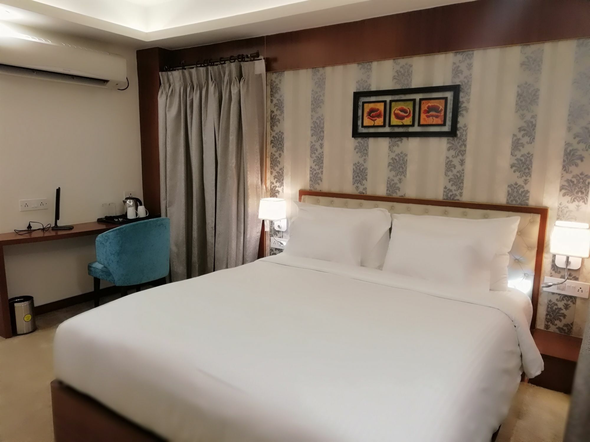 Emirates Hotel